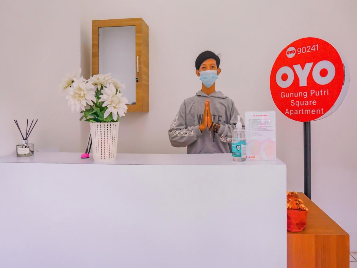 Oyo 90241 Sirooms Apartmen Gunung Putri Bogor Esterno foto