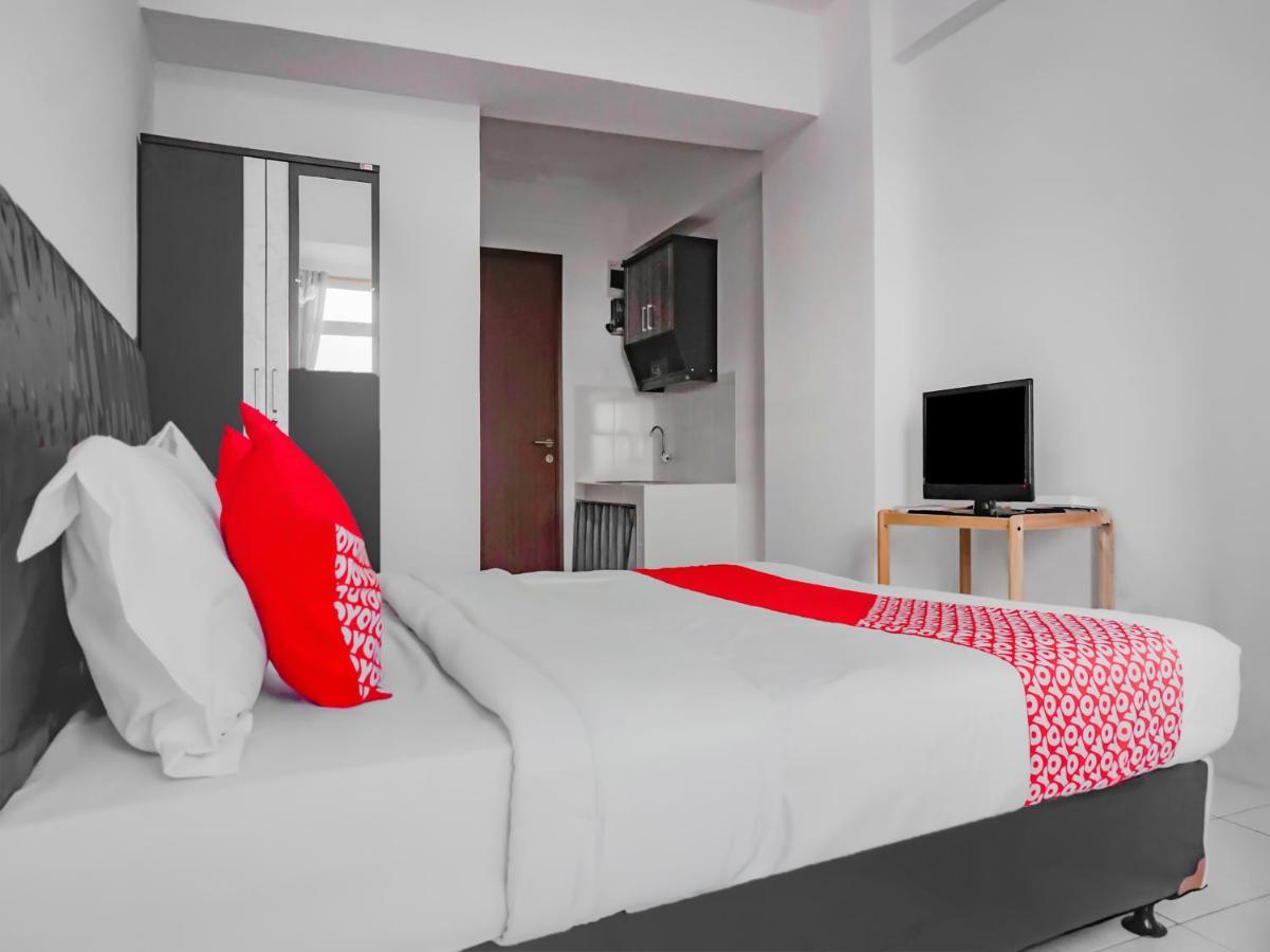 Oyo 90241 Sirooms Apartmen Gunung Putri Bogor Esterno foto