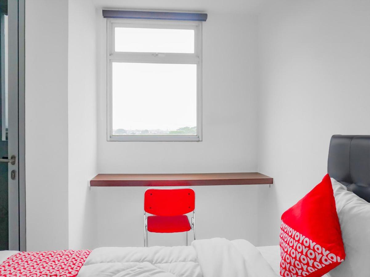 Oyo 90241 Sirooms Apartmen Gunung Putri Bogor Esterno foto